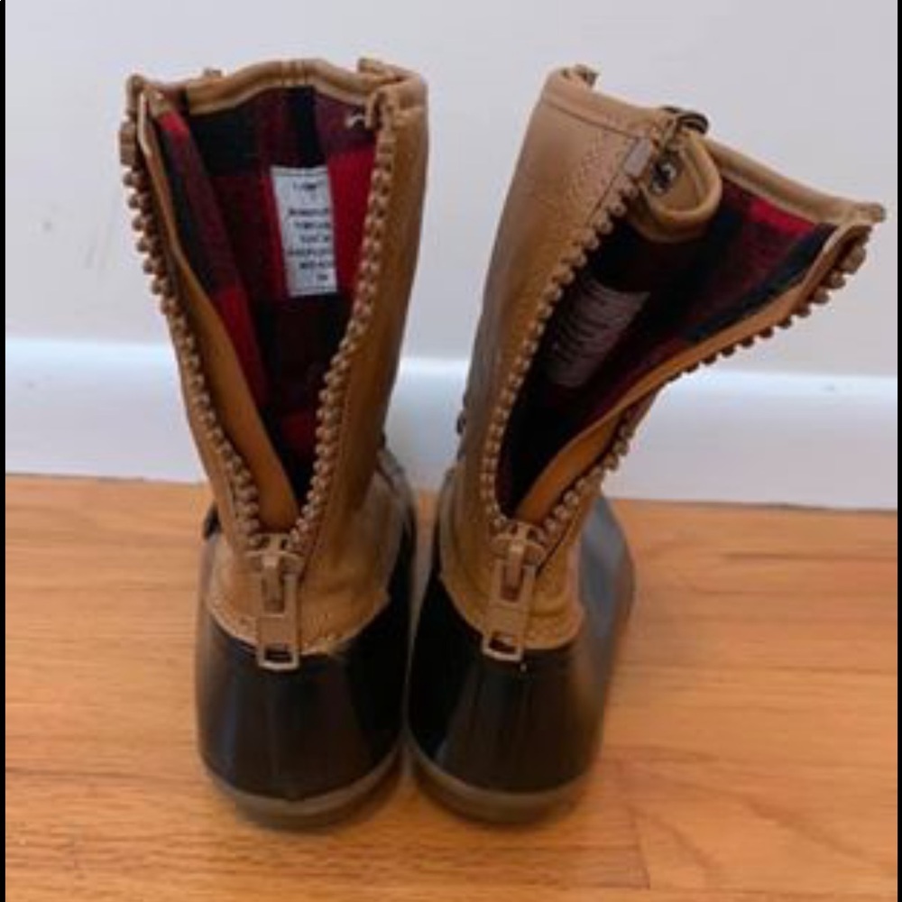 rain boots